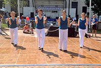 It wouldn't be 'Paddle 'n' Roll' without the clapping! - CenterFest - 9/15/12
